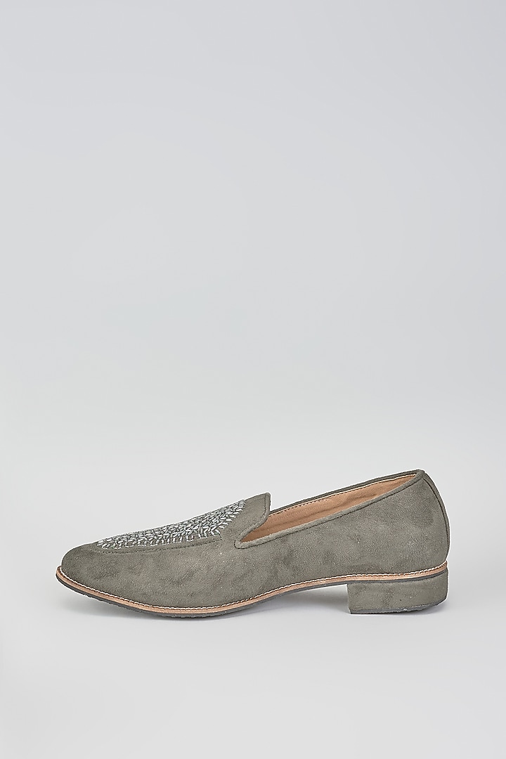 Grey Suede Velvet Cutdana & Bead Embroidered Juttis by RNG Safawala Men at Pernia's Pop Up Shop