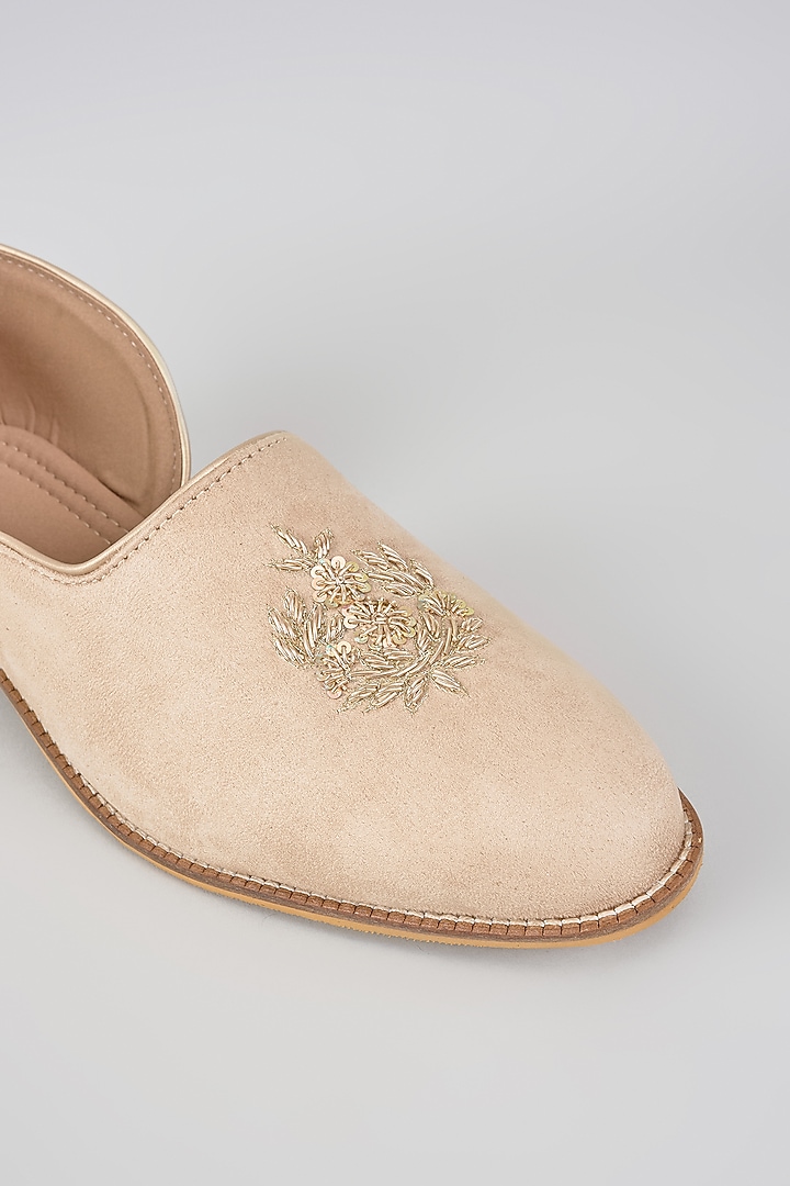 Blush Pink Suede Velvet Zari Embroidered Juttis by RNG Safawala Men at Pernia's Pop Up Shop