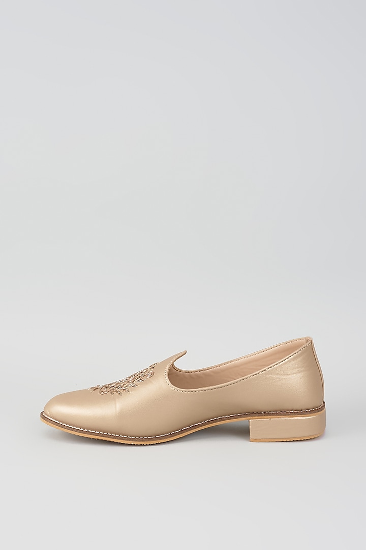 Bronze Golden Artificial Leather Zari Embroidered Juttis by RNG Safawala Men at Pernia's Pop Up Shop