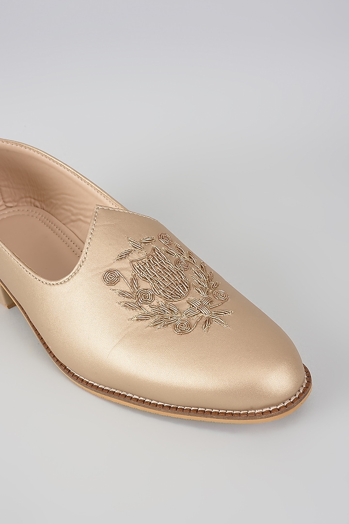 Bronze Golden Artificial Leather Zari Embroidered Juttis by RNG Safawala Men at Pernia's Pop Up Shop
