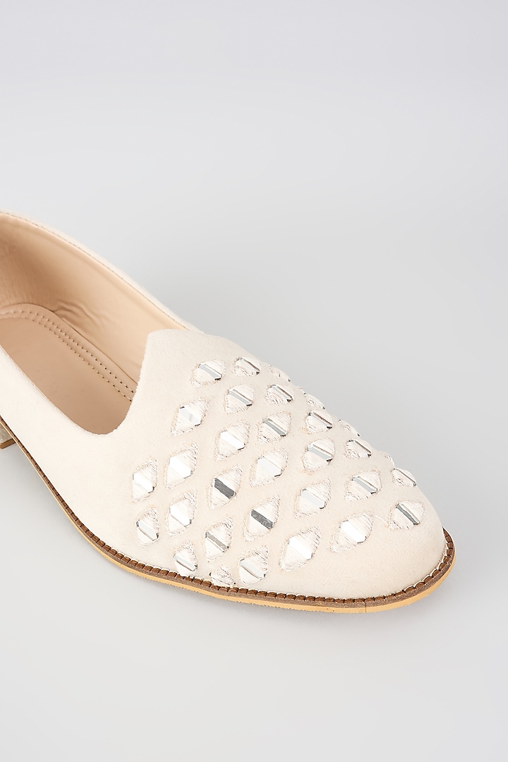 Off-White Suede Velvet Geometric Mirror Embroidered Juttis by RNG Safawala Men at Pernia's Pop Up Shop