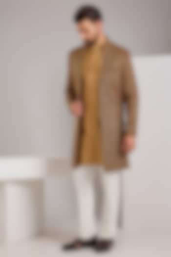 Maroon Raw Silk Thread Embroidered Indowestern Set by RNG Safawala Men at Pernia's Pop Up Shop