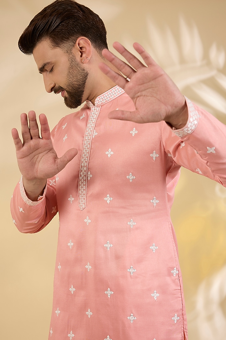 Peach Crepe Silk Resham Embroidered Kurta Set by RNG Safawala Men at Pernia's Pop Up Shop