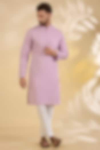 Purple Silk Resham Embroidered Kurta Set by RNG Safawala Men at Pernia's Pop Up Shop