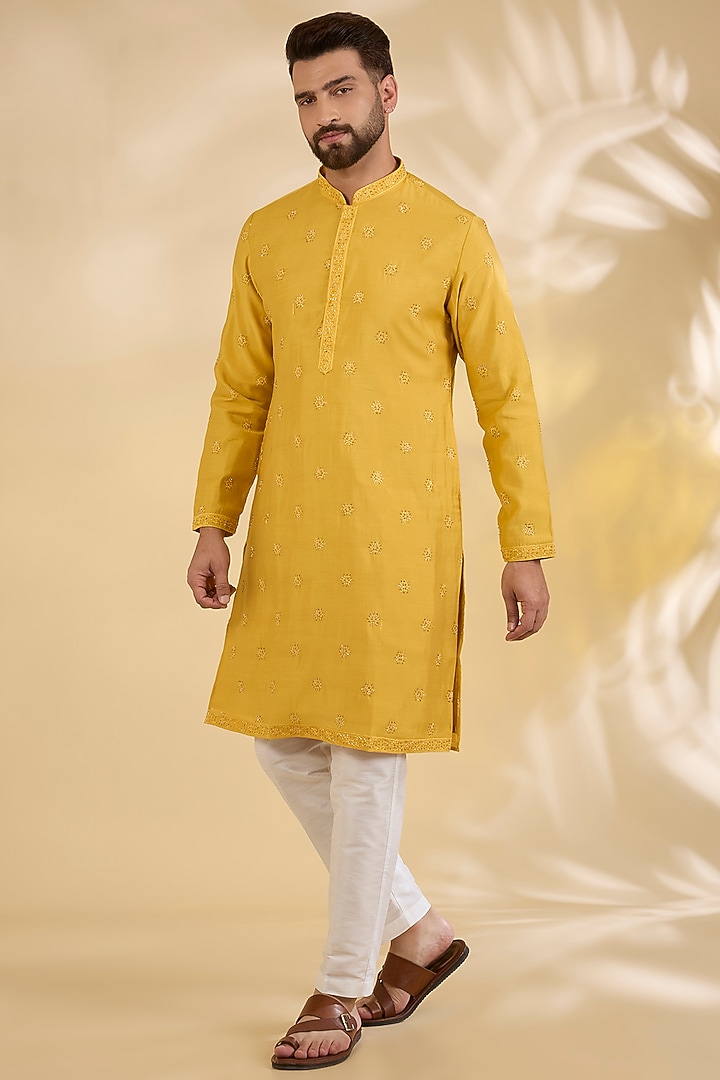 Yellow Cotton Silk Cutdana Embroidered Kurta Set by RNG Safawala Men at Pernia's Pop Up Shop