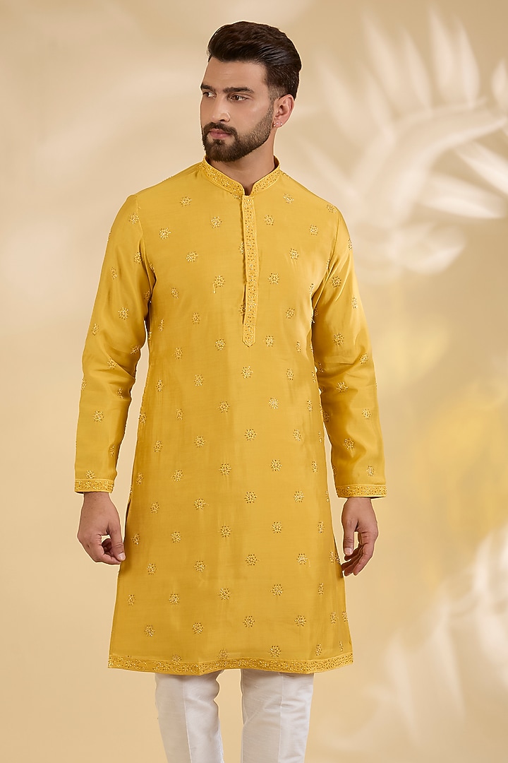 Yellow Cotton Silk Cutdana Embroidered Kurta Set by RNG Safawala Men at Pernia's Pop Up Shop