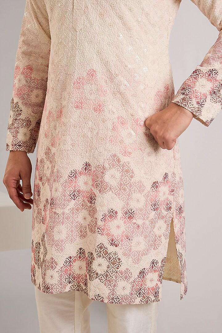 Off-White Cotton Silk Thread Embroidered Kurta Set by RNG Safawala Men at Pernia's Pop Up Shop
