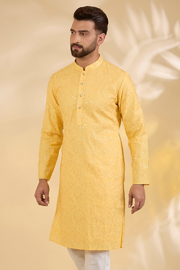 Yellow Cotton Silk Chikankari Embroidered Kurta Set by RNG Safawala Men at Pernia's Pop Up Shop