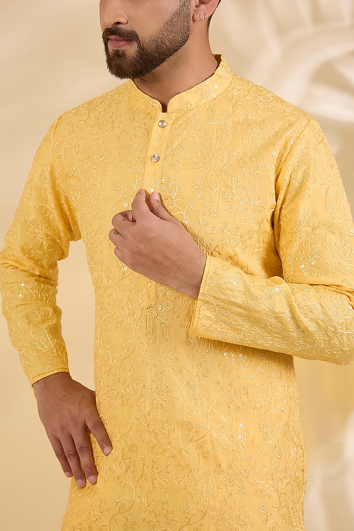 Yellow Cotton Silk Chikankari Embroidered Kurta Set by RNG Safawala Men at Pernia's Pop Up Shop