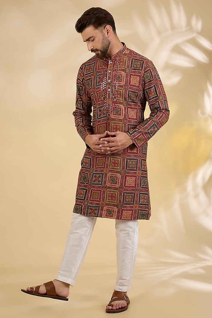 Maroon Muslin Silk Mirror Work Kalamkari Kurta Set by RNG Safawala Men at Pernia's Pop Up Shop