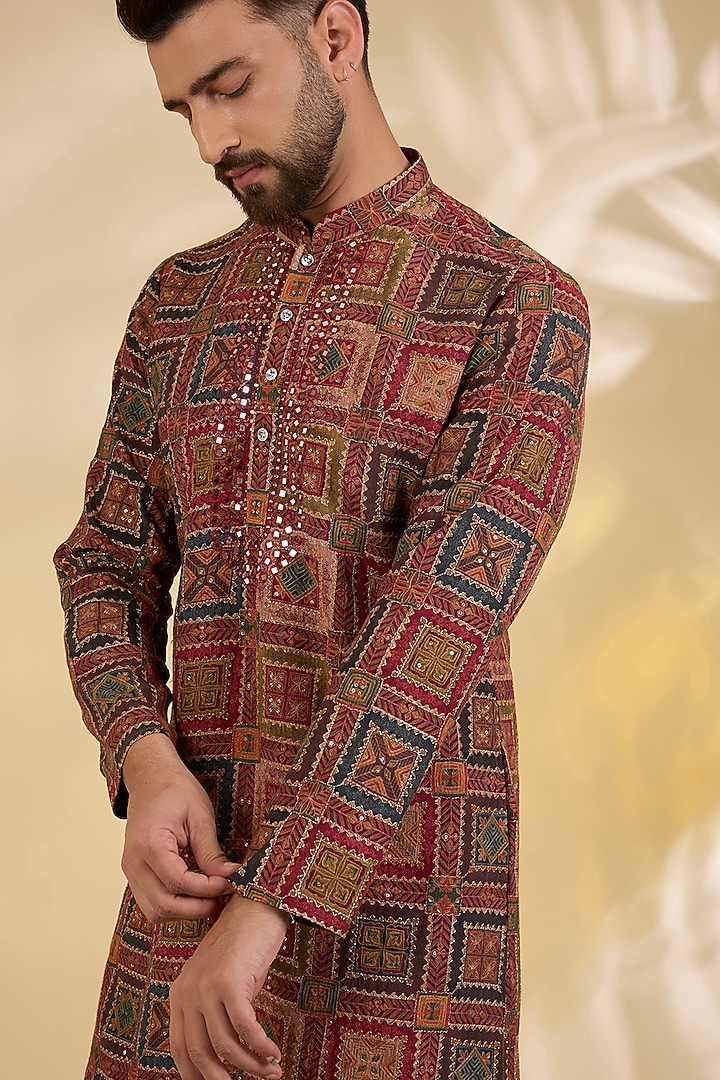 Maroon Muslin Silk Mirror Work Kalamkari Kurta Set by RNG Safawala Men at Pernia's Pop Up Shop