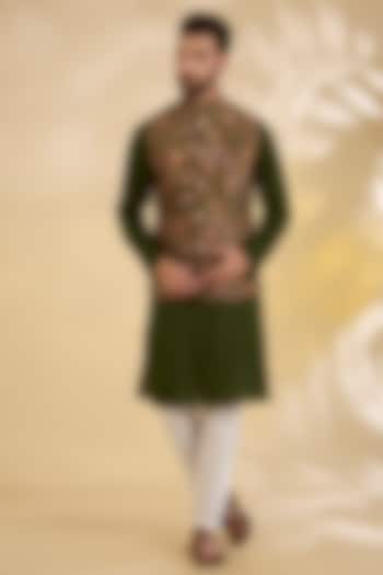 Mehendi Green Raw SIlk Floral Printed Bundi Jacket Set by RNG Safawala Men at Pernia's Pop Up Shop