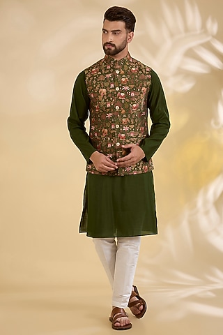 Mehendi Green Raw SIlk Floral Printed Bundi Jacket Set by RNG Safawala Men
