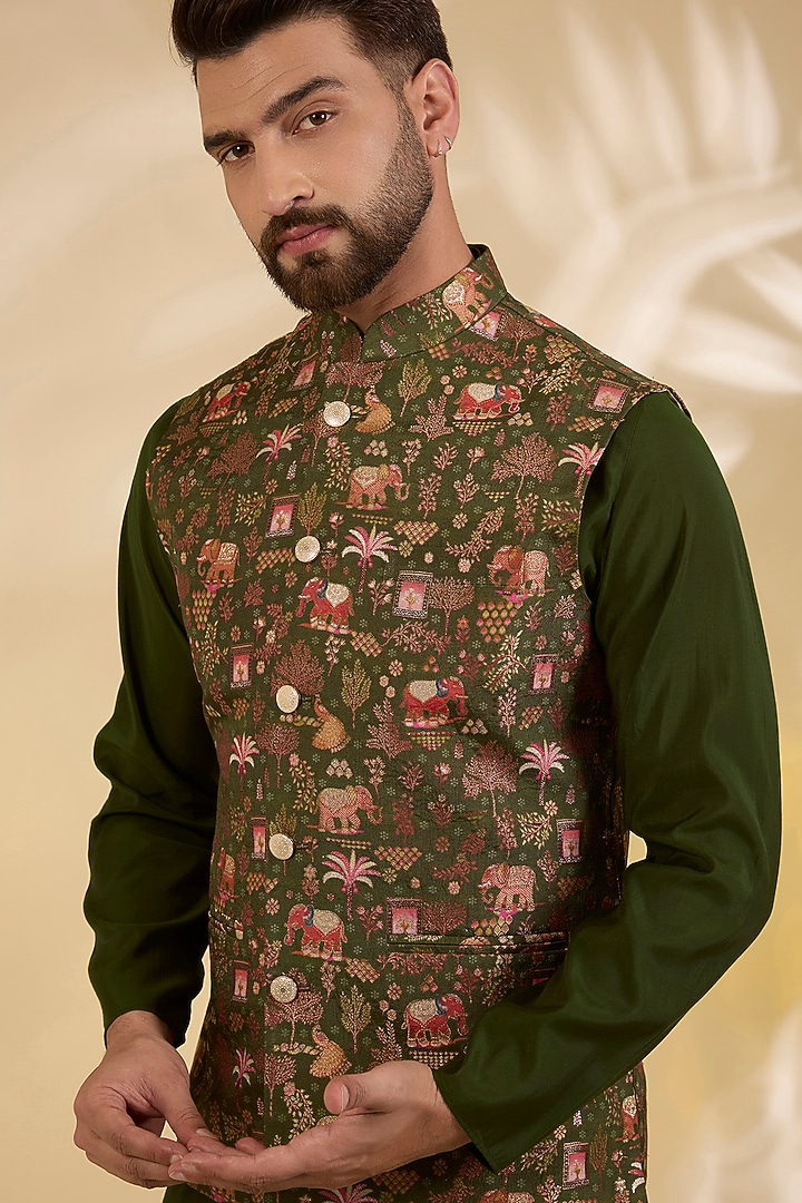 Mehendi Green Raw SIlk Floral Printed Bundi Jacket Set by RNG Safawala Men at Pernia's Pop Up Shop