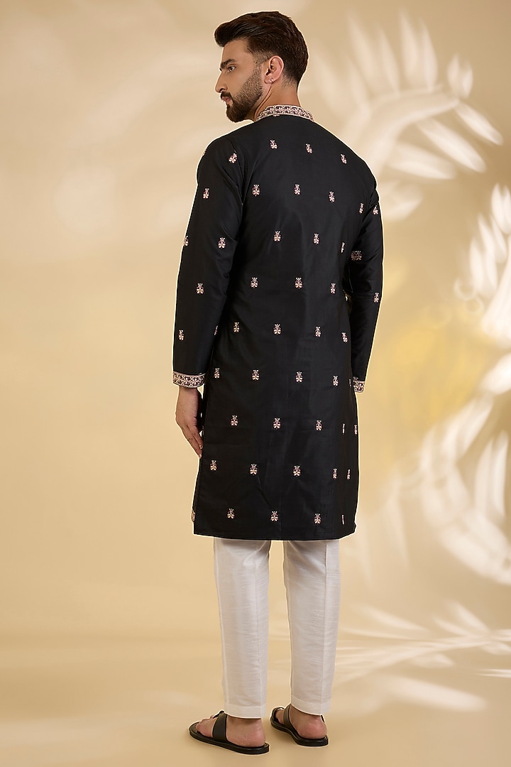 Black Cotton Silk Sequins Embroidered Kurta Set by RNG Safawala Men at Pernia's Pop Up Shop