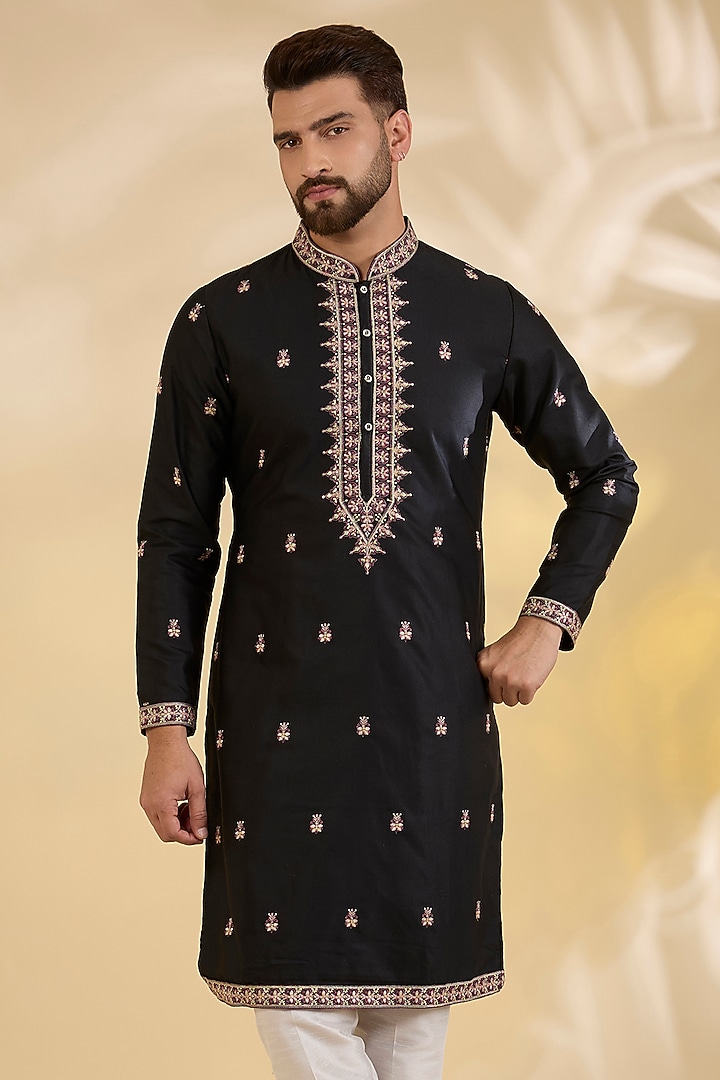 Black Cotton Silk Sequins Embroidered Kurta Set by RNG Safawala Men at Pernia's Pop Up Shop