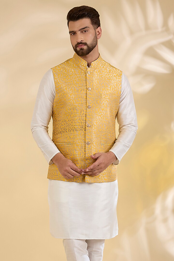 Mustard Brocade Silk Geometric Printed Bundi Jacket by RNG Safawala Men at Pernia's Pop Up Shop