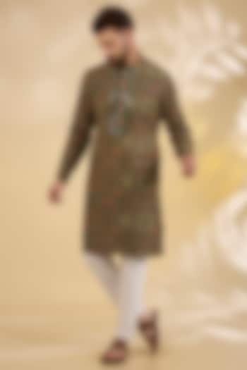 Green Muslin silk Mirror Work Kalamkari Kurta Set by RNG Safawala Men at Pernia's Pop Up Shop