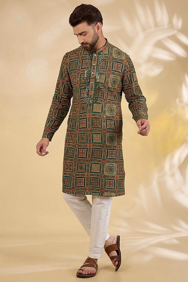 Green Muslin silk Mirror Work Kalamkari Kurta Set by RNG Safawala Men at Pernia's Pop Up Shop