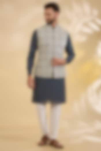 Grey Raw Silk Thread Embroidered Bundi Jacket Set by RNG Safawala Men at Pernia's Pop Up Shop