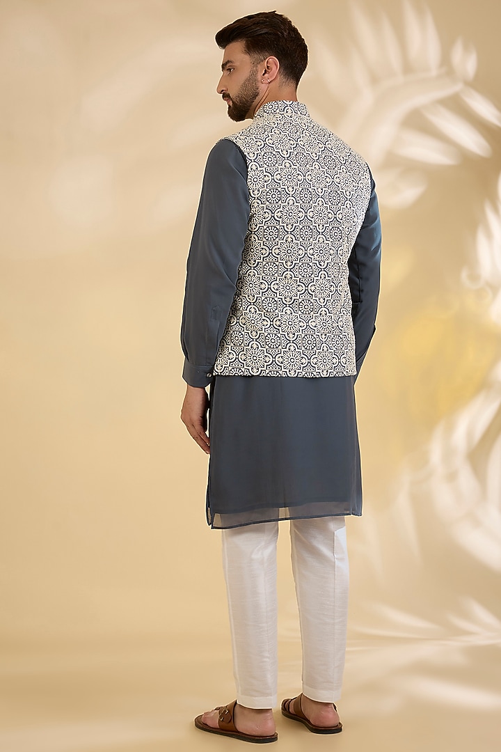 Grey Raw Silk Thread Embroidered Bundi Jacket Set by RNG Safawala Men at Pernia's Pop Up Shop