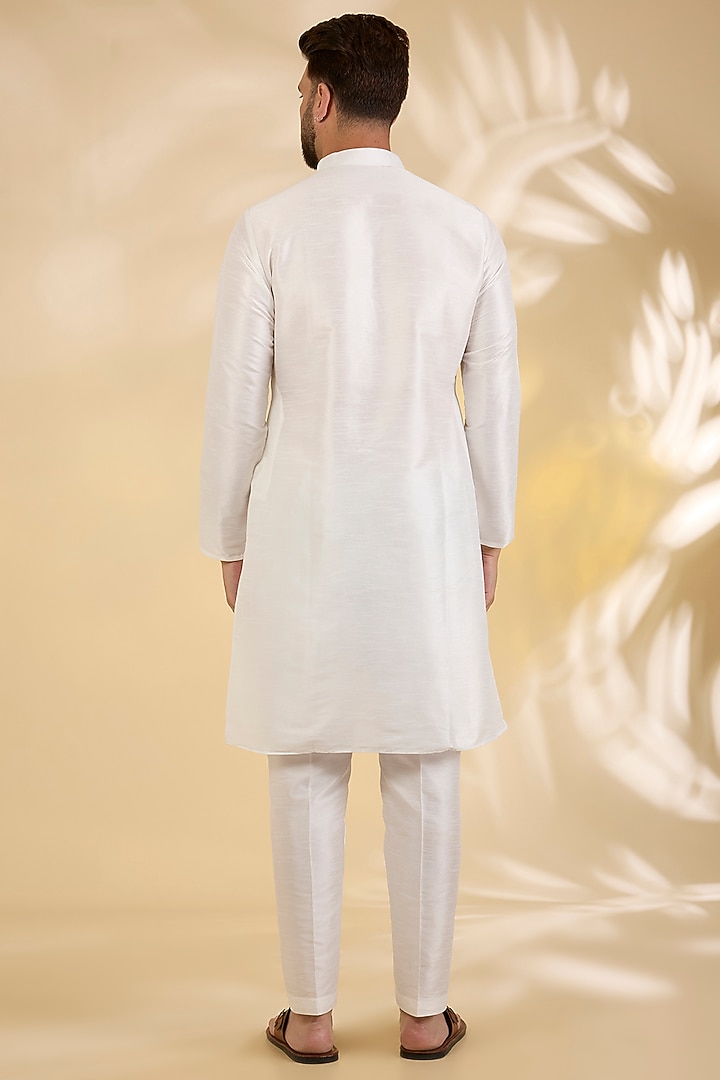 White Dupion Silk Kurta Set by RNG Safawala Men at Pernia's Pop Up Shop