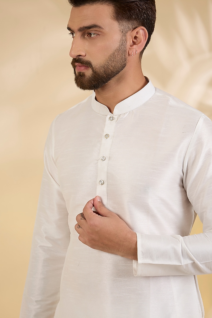 White Dupion Silk Kurta Set by RNG Safawala Men at Pernia's Pop Up Shop