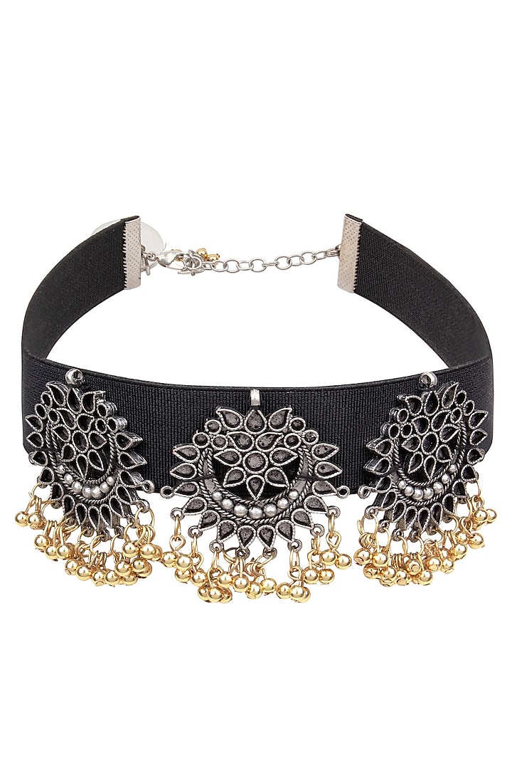 Ritika Sachdeva presents Silver finish triple floral cutwork pendant choker necklace available only at Pernia's Pop Up Shop.