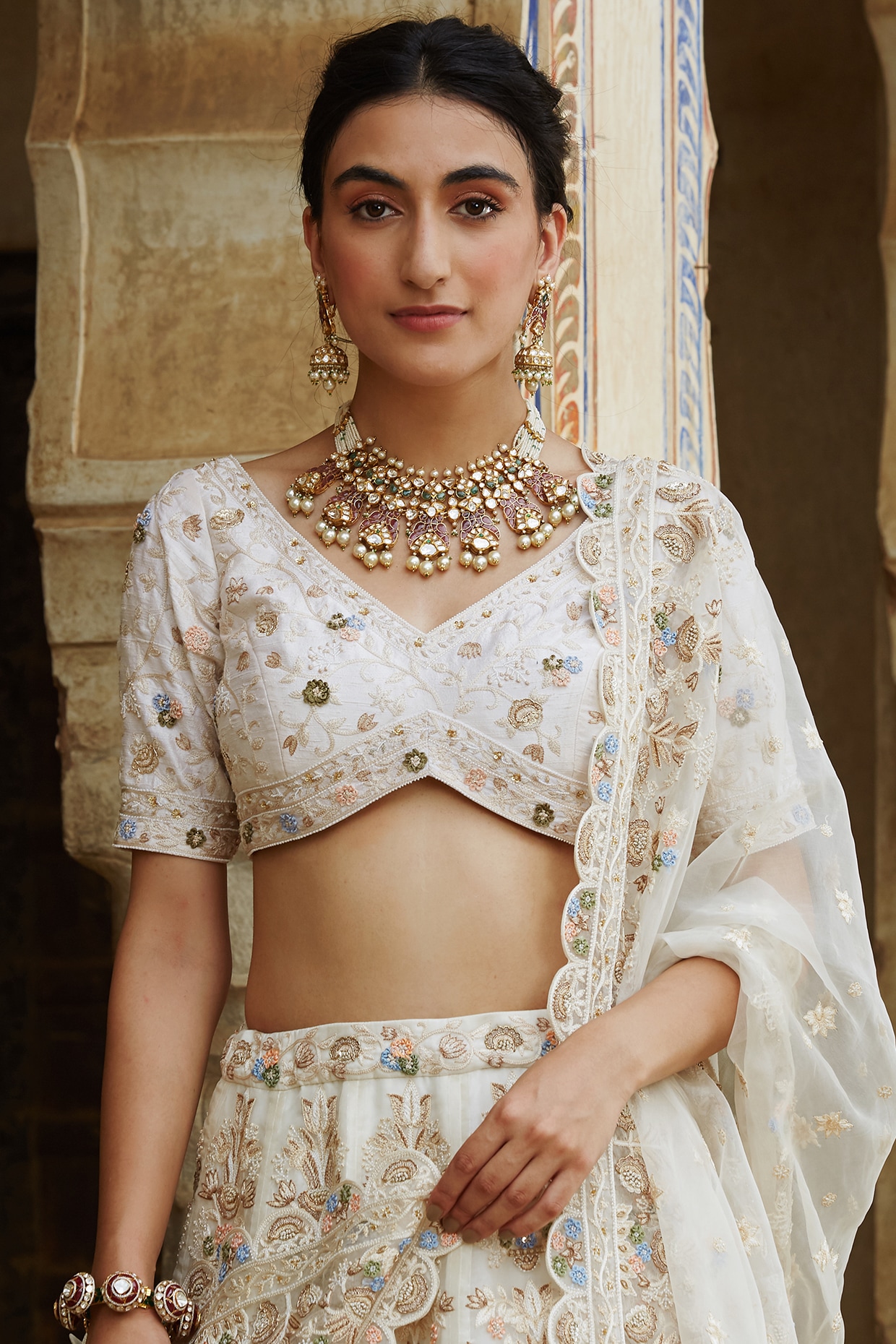 BridesOnly: Stunning Jewellery Options To Go With Your Ivory Lehenga! |  WeddingBazaar