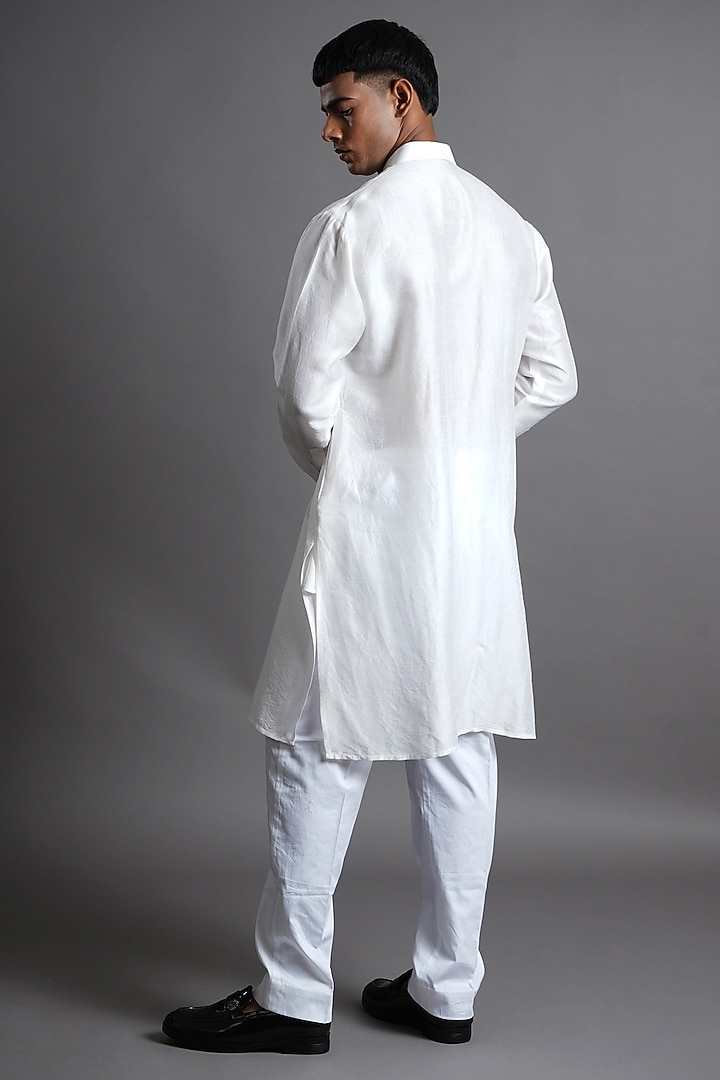 Off-White Dola Silk Hand Embroidered Kurta Set by Ritambh at Pernia's Pop Up Shop