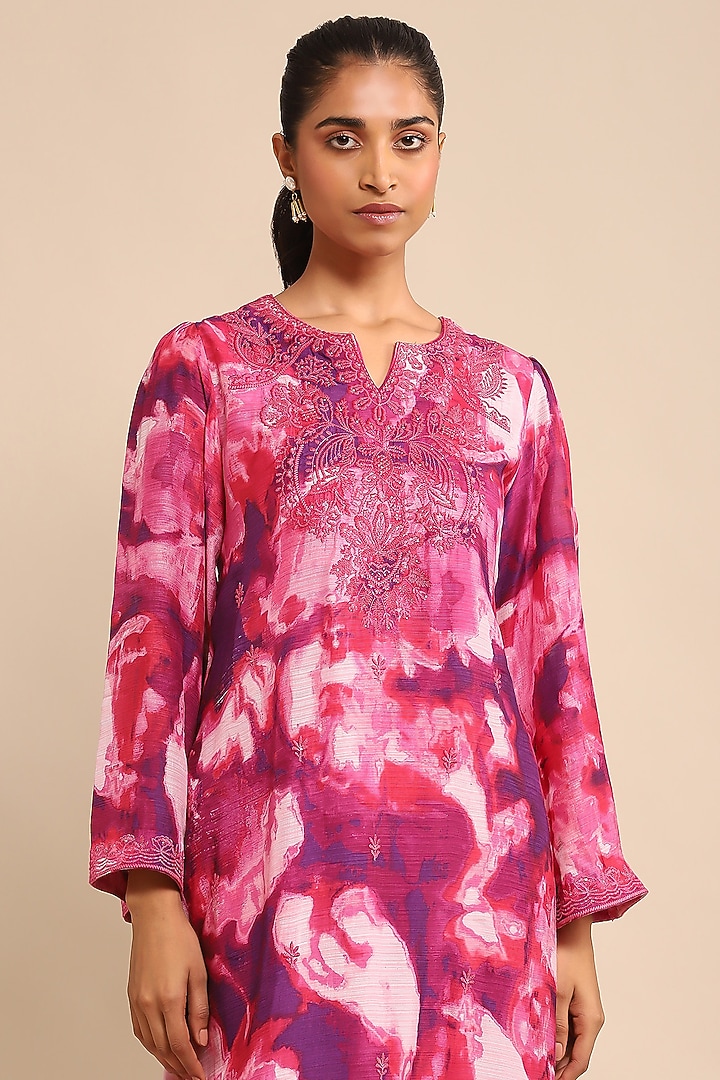 Pink Viscose Bamberg Embroidered Kurta Set by Ritu Kumar at Pernia's Pop Up Shop