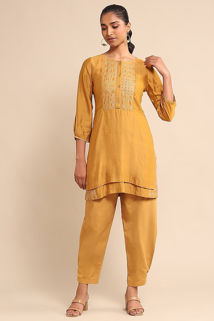 Yellow Silk Embroidered Kurta Set by Ritu Kumar at Pernia's Pop Up Shop