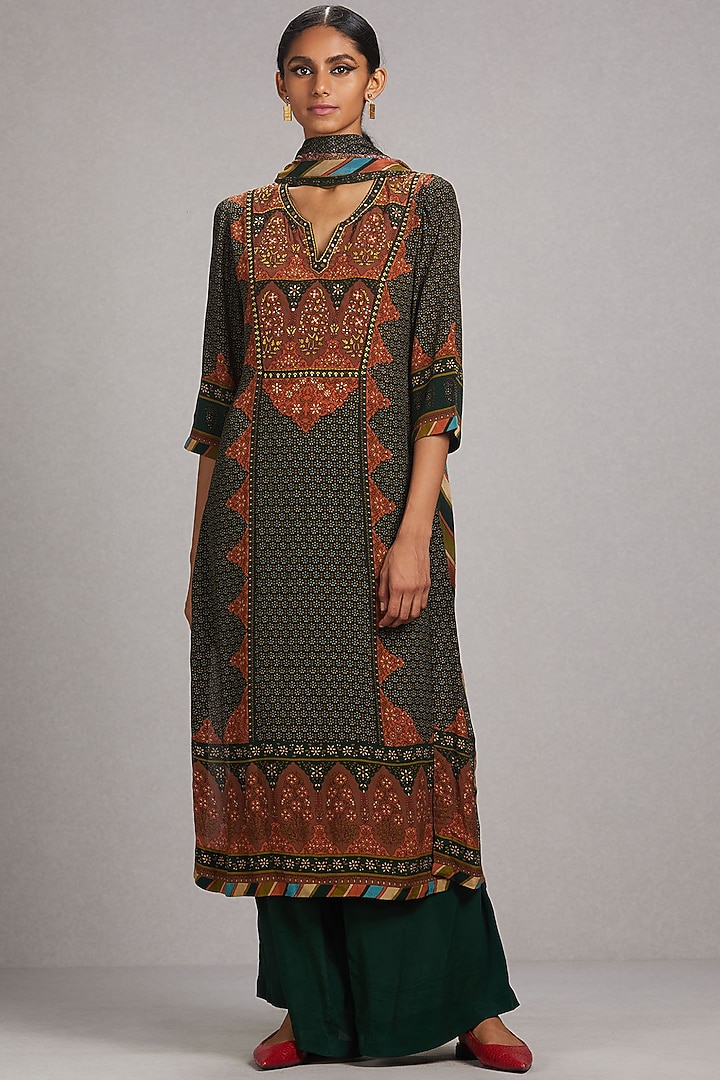 Bottle Green Embroidered Kurta Set by Ritu Kumar at Pernia's Pop Up Shop