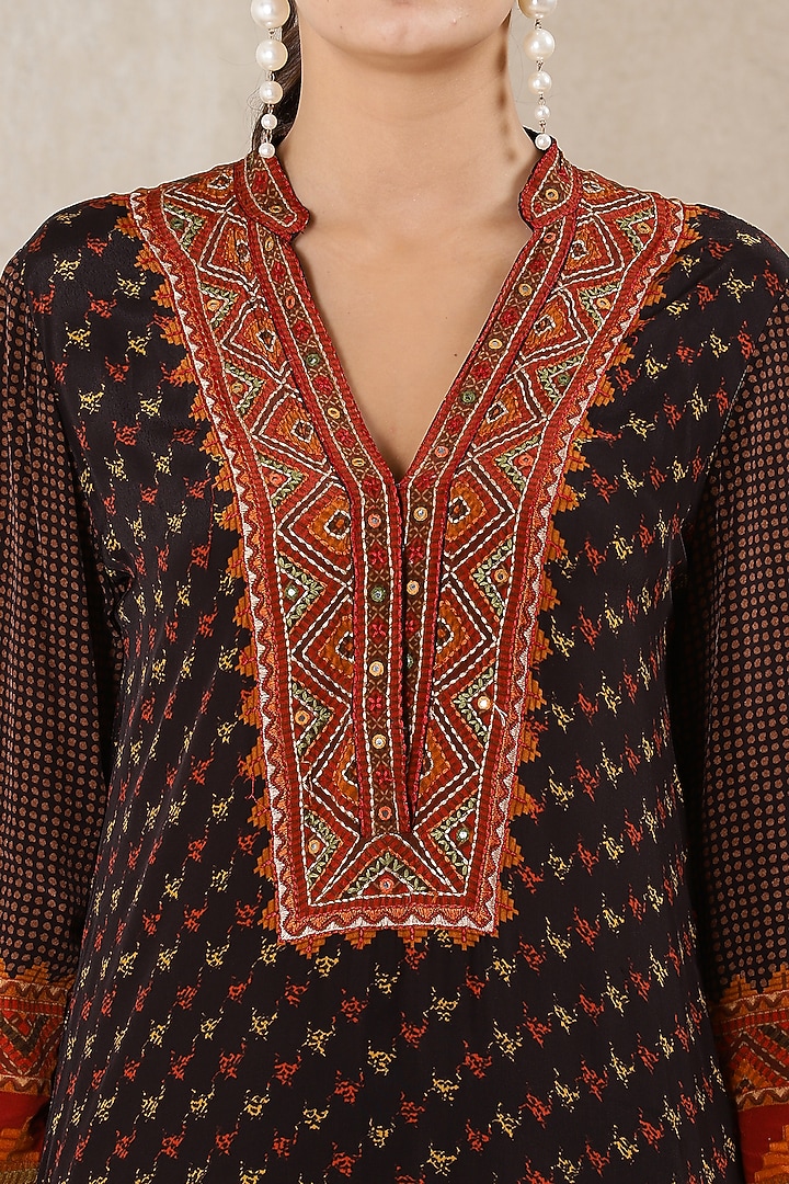 Black & Rust Red Printed Straight Kurta Set by Ritu Kumar at Pernia's Pop Up Shop
