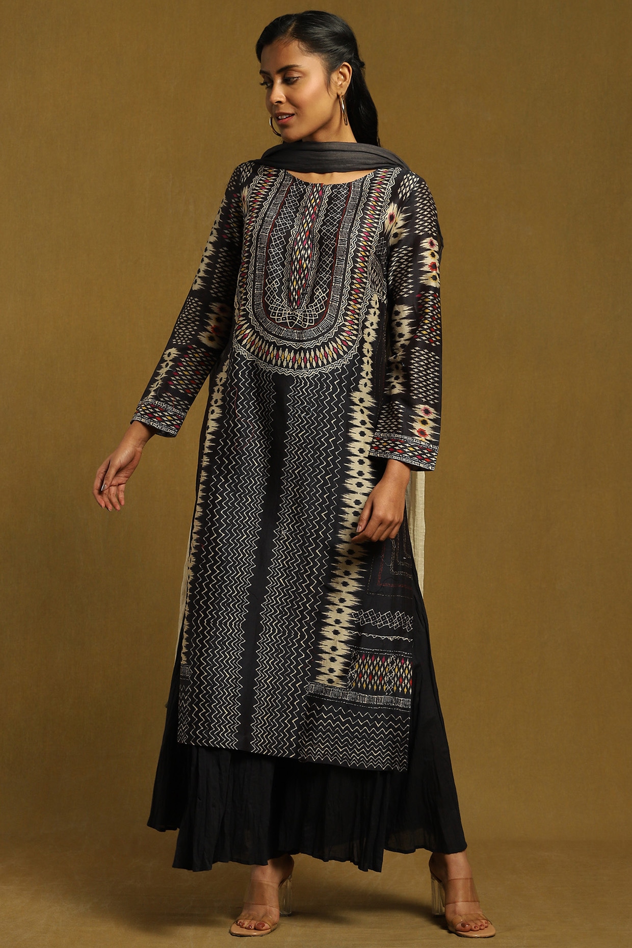 Black Cotton Silk Printed Kurta Set by Ritu Kumar at Pernia's Pop Up ...