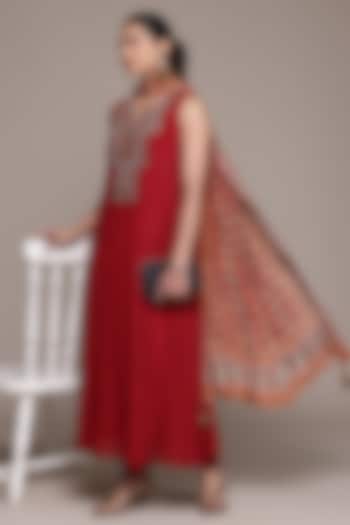 Maroon Viscose Chinon Kurta Set by Ritu Kumar at Pernia's Pop Up Shop