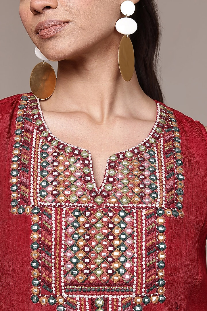 Maroon Viscose Chinon Kurta Set by Ritu Kumar at Pernia's Pop Up Shop