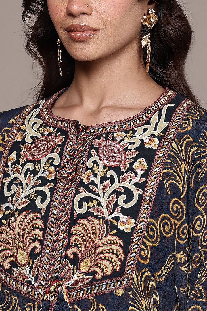 Black Viscose Crepe Short Kurta by Ritu Kumar at Pernia's Pop Up Shop