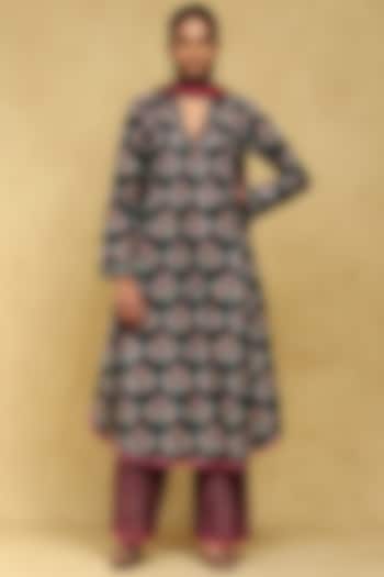 Black Cotton Silk Botanic Printed Kurta Set by Ritu Kumar at Pernia's Pop Up Shop