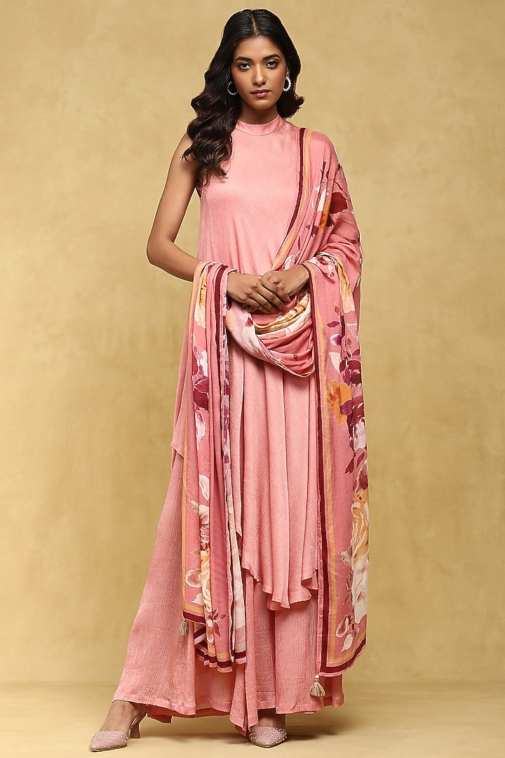 Pink Crimp Satin & Viscose Chinon Kurta Set by Ritu Kumar at Pernia's Pop Up Shop