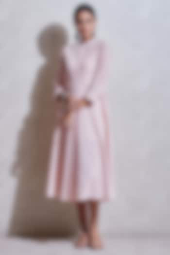 Pink Kurta With Band Collar by Ritu Kumar at Pernia's Pop Up Shop