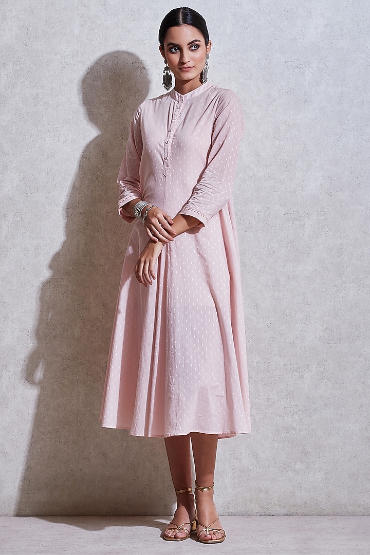 Pink Kurta With Band Collar by Ritu Kumar at Pernia's Pop Up Shop