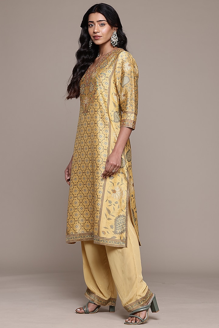 Lemon Yellow Silk Chanderi Kurta Set by Ritu Kumar at Pernia's Pop Up Shop