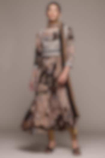 Black Viscose Crepe Paisley Printed Kurta Set by Ritu Kumar at Pernia's Pop Up Shop