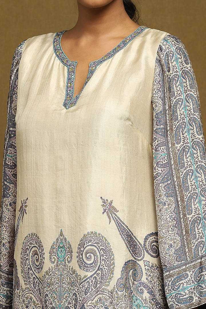 Off-White & Blue Silk Hand Embroidered Kurta Set by Ritu Kumar at Pernia's Pop Up Shop