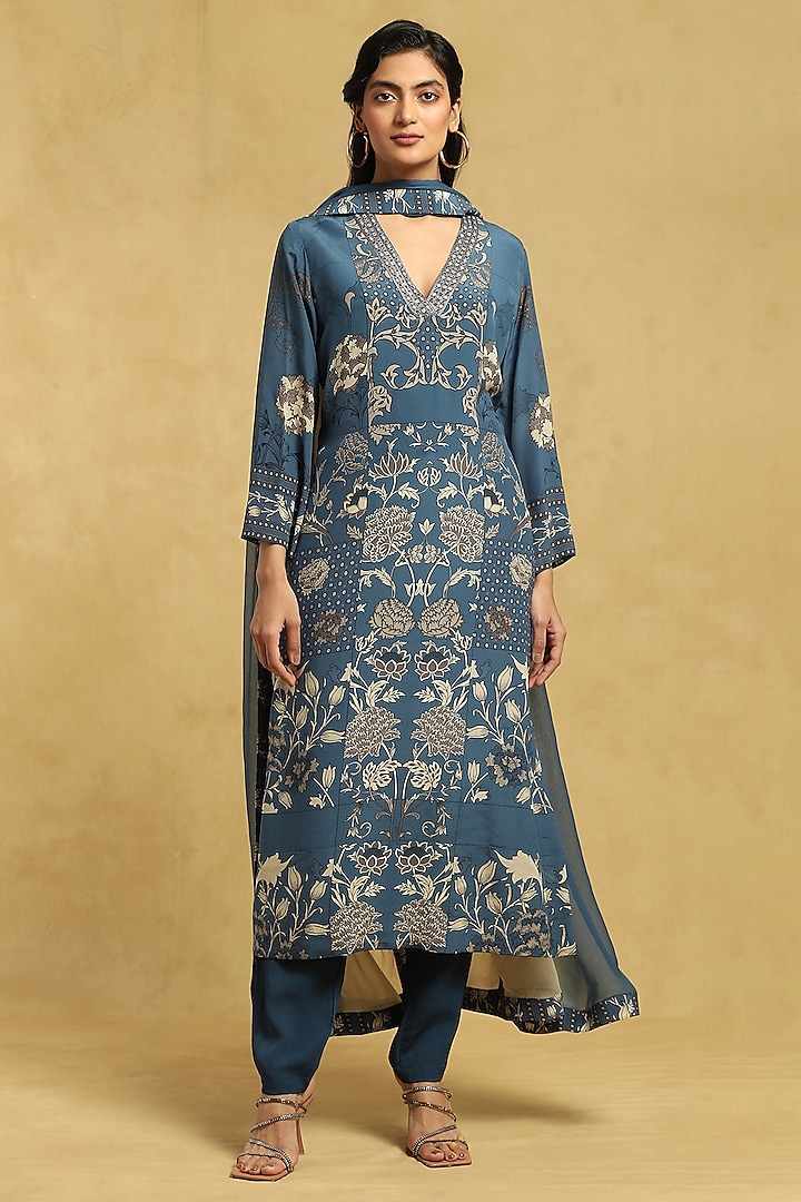 Blue Viscose Embroidered Kurta Set by Ritu Kumar at Pernia's Pop Up Shop