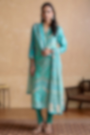 Aqua & Beige Murshidabad Silk Floral Printed Kurta Set by Ritu Kumar at Pernia's Pop Up Shop