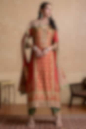 Red & Green Murshidabad Silk Floral Printed Kurta Set by Ritu Kumar at Pernia's Pop Up Shop