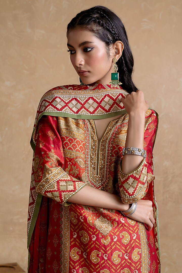 Red & Green Murshidabad Silk Floral Printed Kurta Set by Ritu Kumar at Pernia's Pop Up Shop