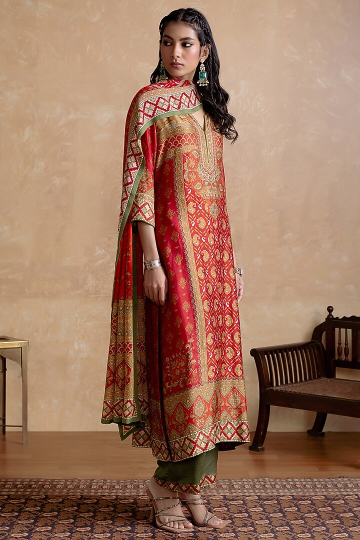 Red & Green Murshidabad Silk Floral Printed Kurta Set by Ritu Kumar at Pernia's Pop Up Shop